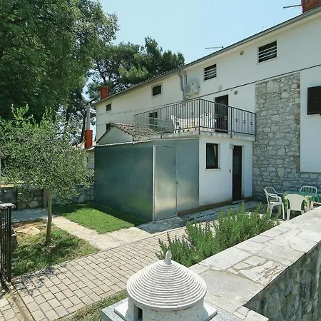 Holiday home Holiday St.caligari Vi *